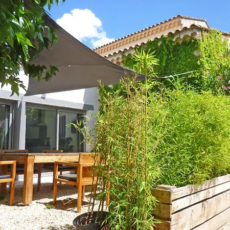 Les Platanes Holiday home