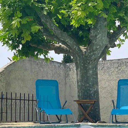 Holiday home Les Platanes