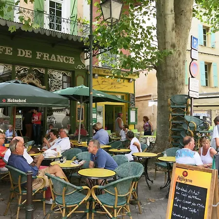Les Platanes Holiday home